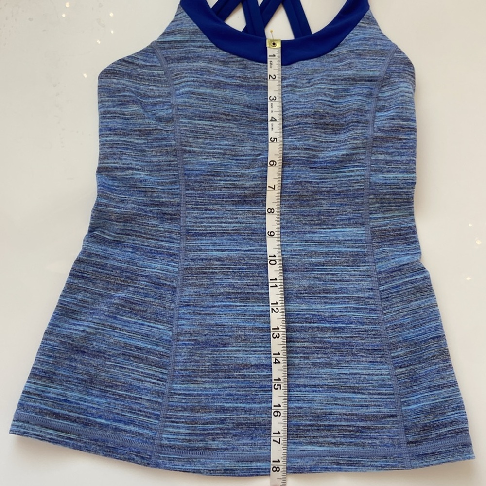 Lululemon tank with built-in-bra in blue stripes, size 6. New - Picture 3 of 7